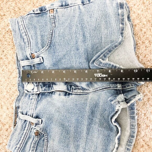 Levi's Light Wash Denim Shorts 26 Womens Mid Rise Jean Shortie - Picture 9 of 10